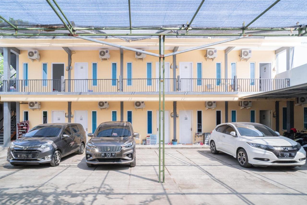 Hotel Reddoorz Syariah At Winong Nganjuk Exterior foto