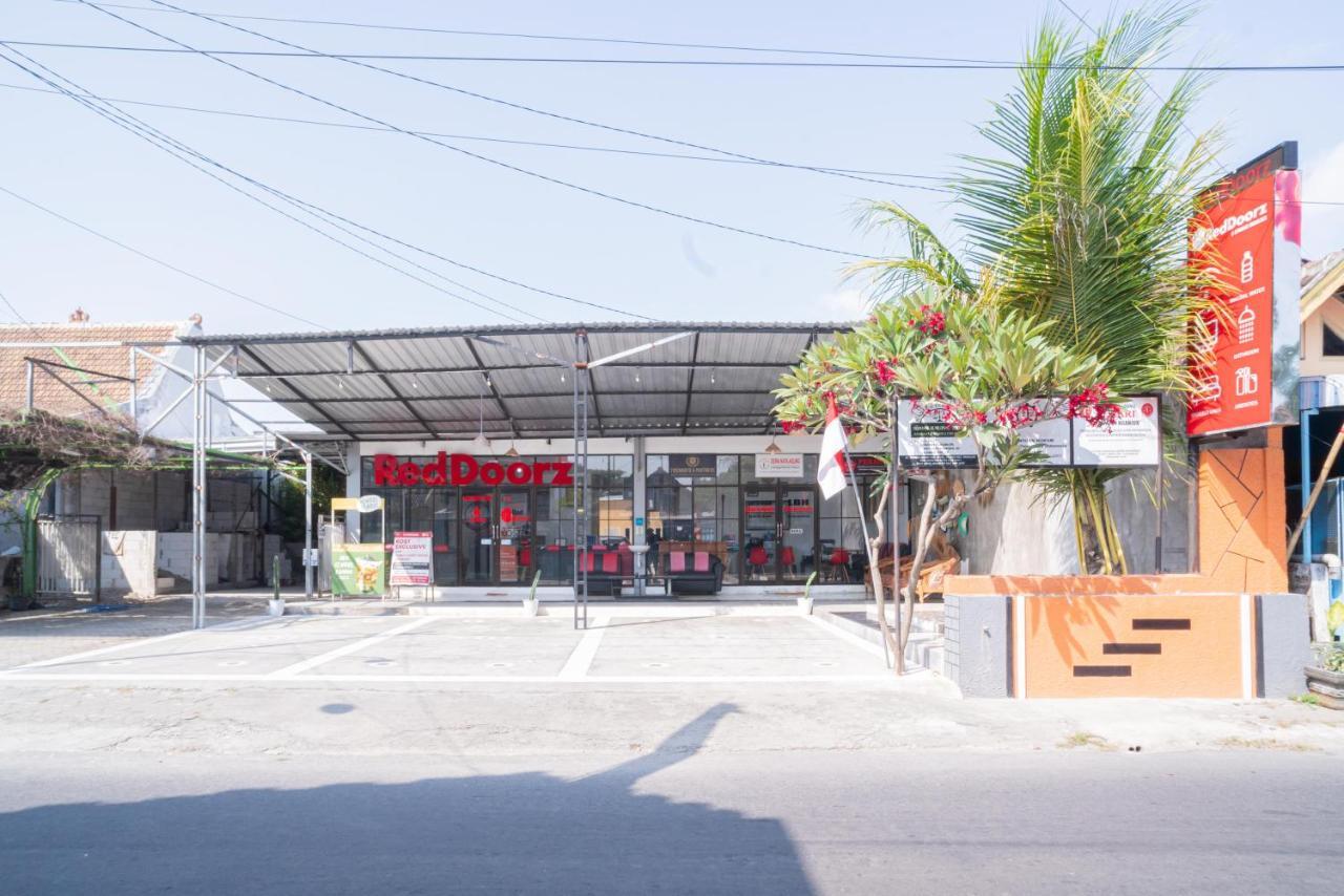 Hotel Reddoorz Syariah At Winong Nganjuk Exterior foto