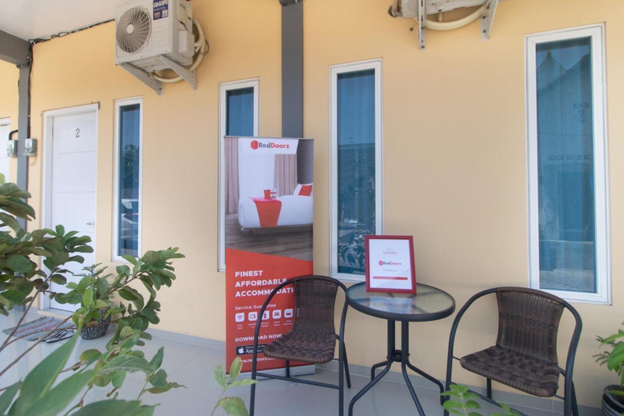 Hotel Reddoorz Syariah At Winong Nganjuk Exterior foto