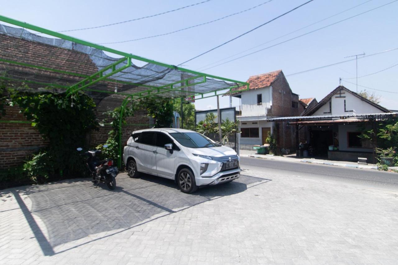Hotel Reddoorz Syariah At Winong Nganjuk Exterior foto