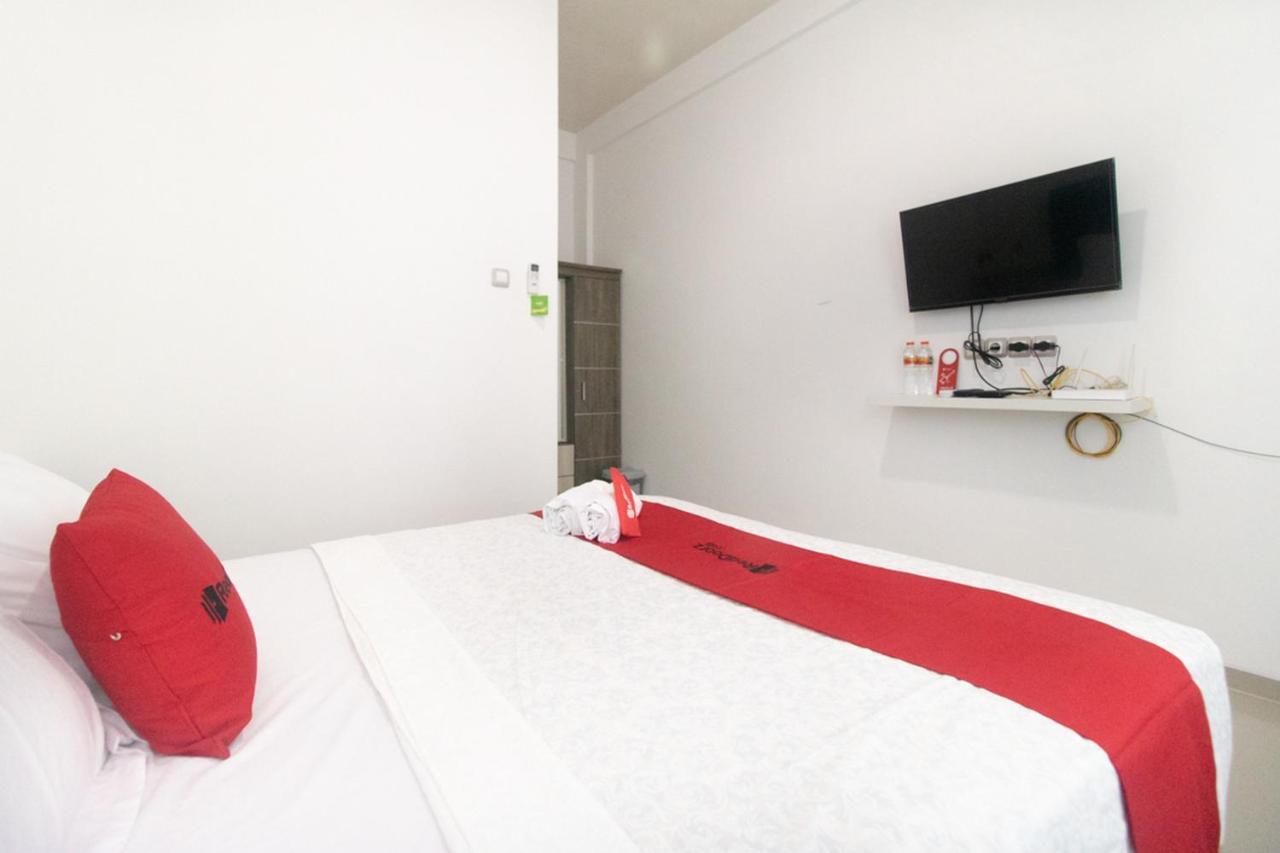 Hotel Reddoorz Syariah At Winong Nganjuk Exterior foto